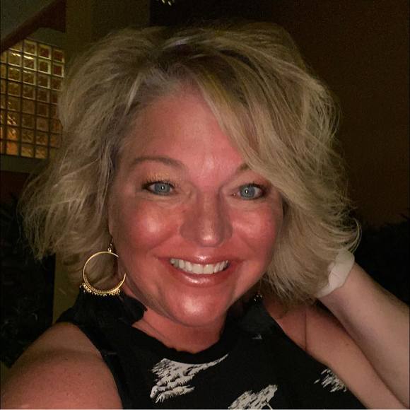 Meet your Posher, Alana - Picture 1 of 1